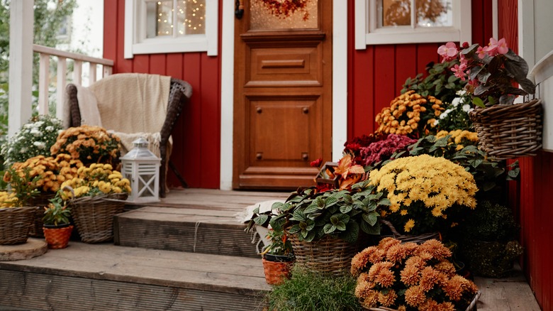 Transforming Porches: The Gaines' Timeless Tip for Instant Curb Appeal